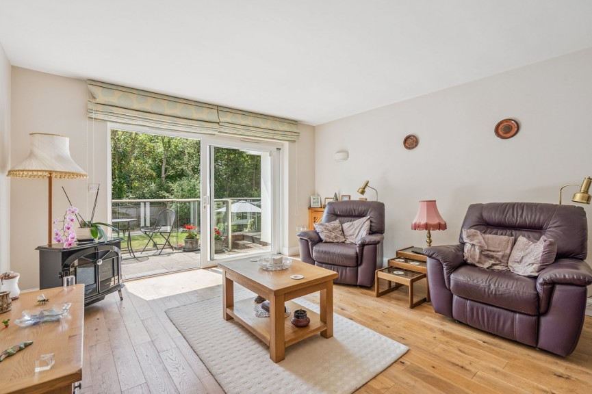 2 bedroom Bungalow for Sale Hawthorn Close, Hitchin, Hertfordshire