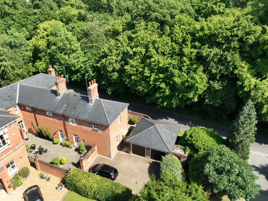 2 bedroom House for Sale Sherrards Mansions, Welwyn Garden City, Hertfordshire