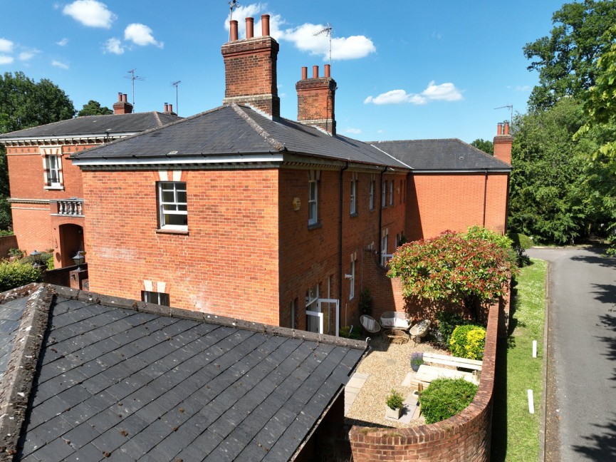 2 bedroom House for Sale Sherrards Mansions, Welwyn Garden City, Hertfordshire