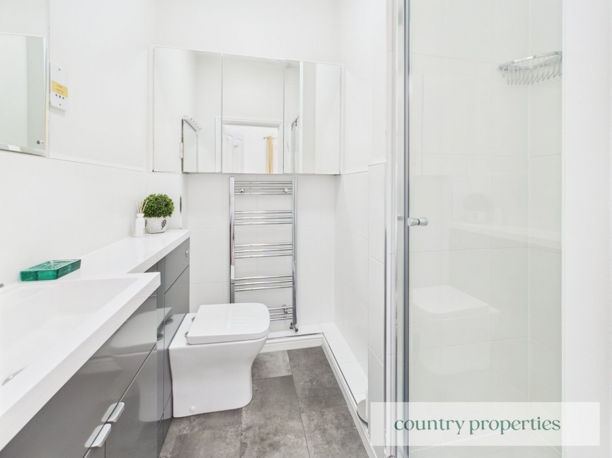2 bedroom House for Sale Sherrards Mansions, Welwyn Garden City, Hertfordshire