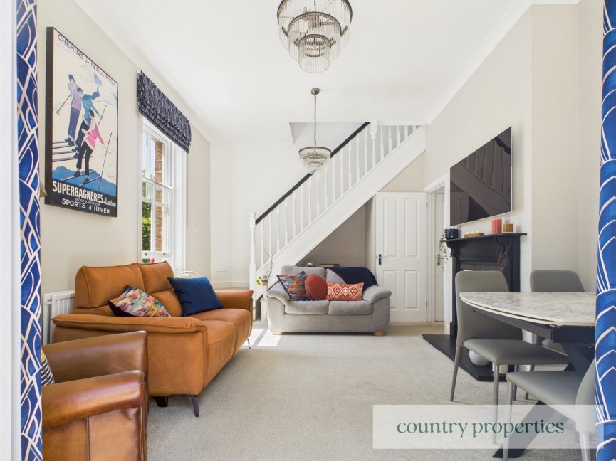 2 bedroom House for Sale Sherrards Mansions, Welwyn Garden City, Hertfordshire