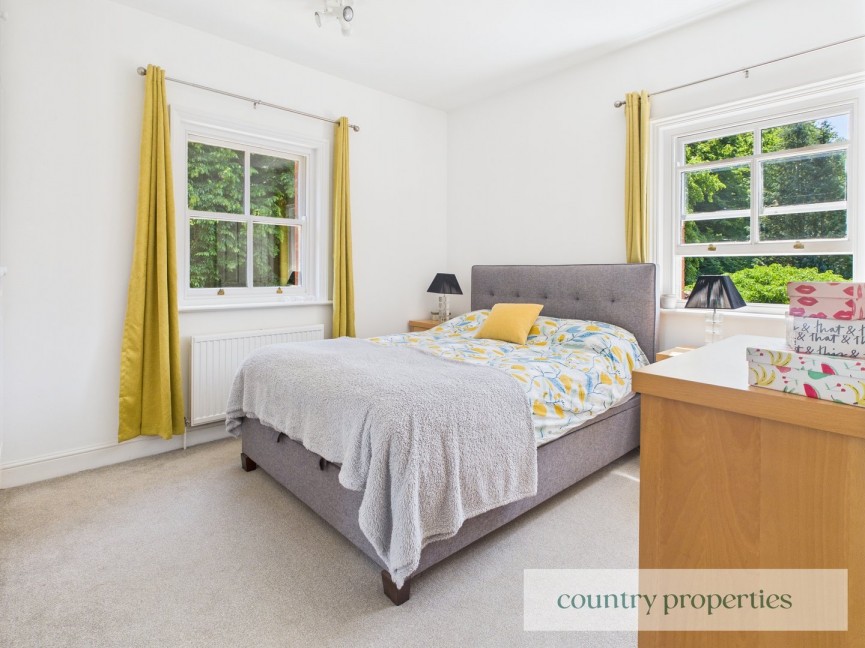 2 bedroom House for Sale Sherrards Mansions, Welwyn Garden City, Hertfordshire