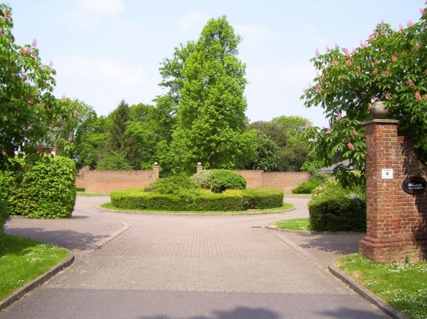 2 bedroom House for Sale Sherrards Mansions, Welwyn Garden City, Hertfordshire