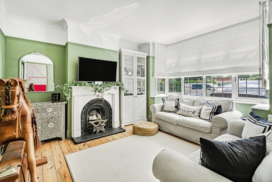Birchwood Avenue, Hatfield, Hertfordshire