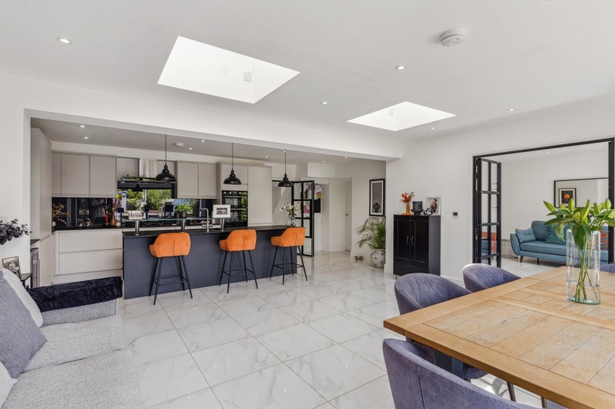 3 bedroom House for Sale Wilshere Crescent, Hitchin, Hertfordshire