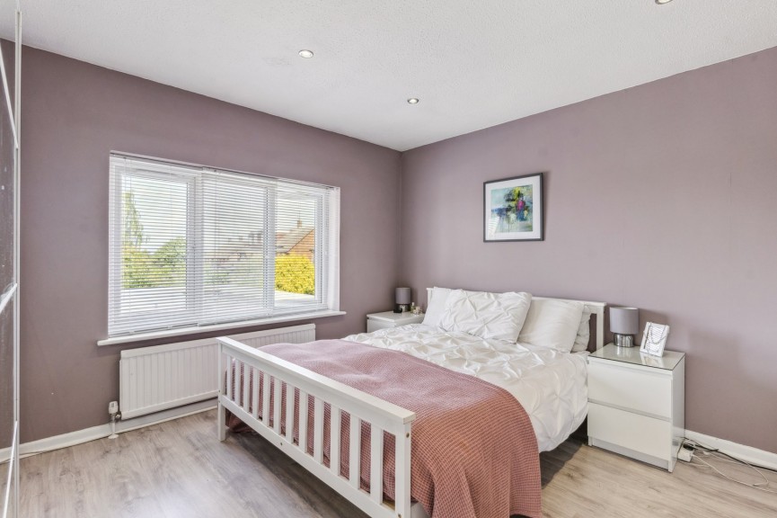 3 bedroom House for Sale Wilshere Crescent, Hitchin, Hertfordshire