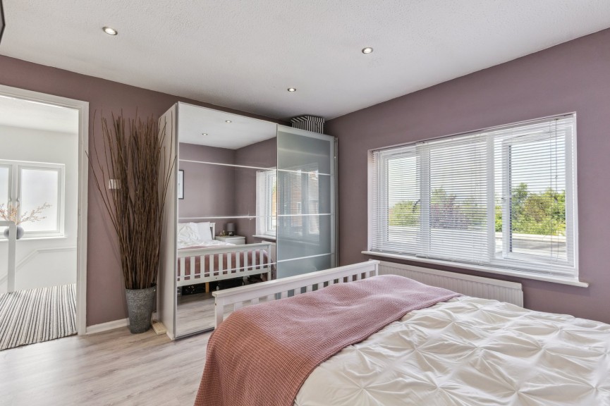 3 bedroom House for Sale Wilshere Crescent, Hitchin, Hertfordshire