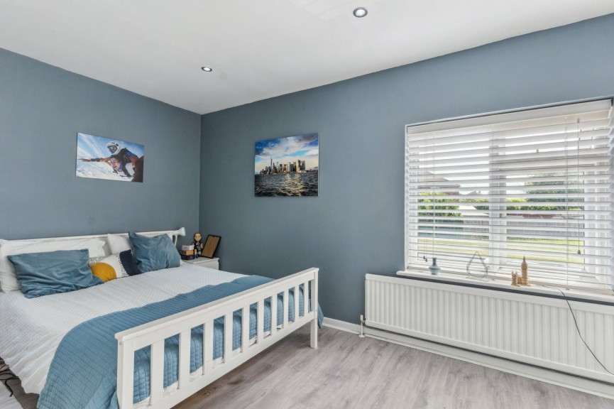 3 bedroom House for Sale Wilshere Crescent, Hitchin, Hertfordshire