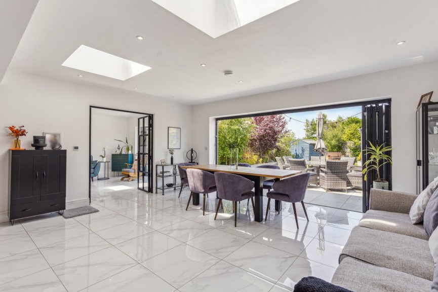 3 bedroom House for Sale Wilshere Crescent, Hitchin, Hertfordshire