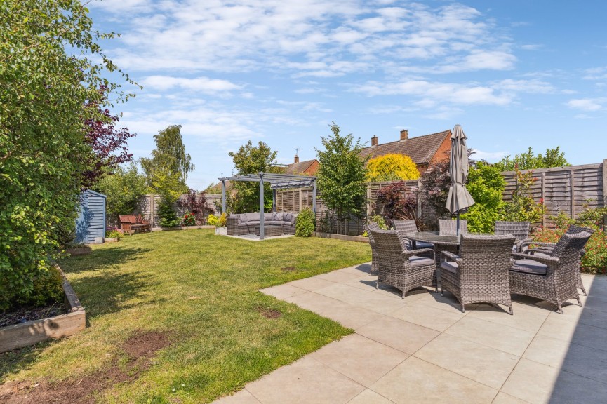 3 bedroom House for Sale Wilshere Crescent, Hitchin, Hertfordshire