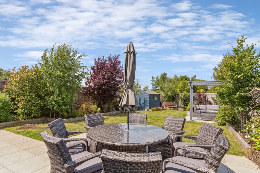 3 bedroom House for Sale Wilshere Crescent, Hitchin, Hertfordshire