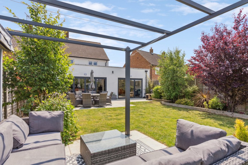 3 bedroom House for Sale Wilshere Crescent, Hitchin, Hertfordshire