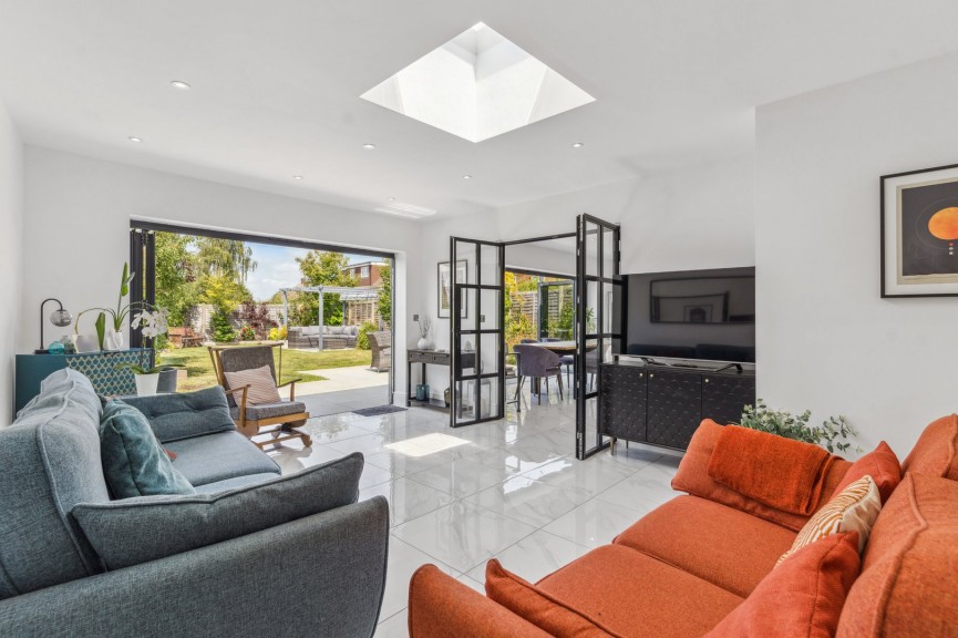 3 bedroom House for Sale Wilshere Crescent, Hitchin, Hertfordshire
