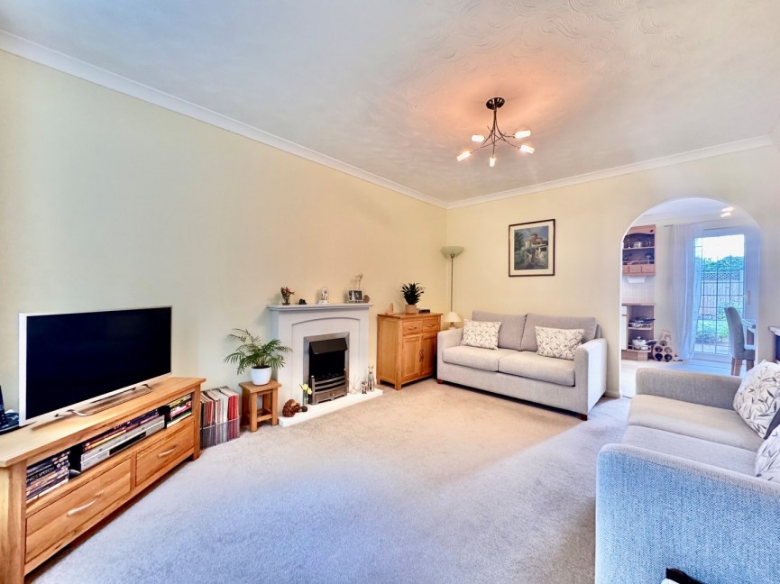 2 bedroom House for Sale Larkins Close, Baldock, Hertfordshire