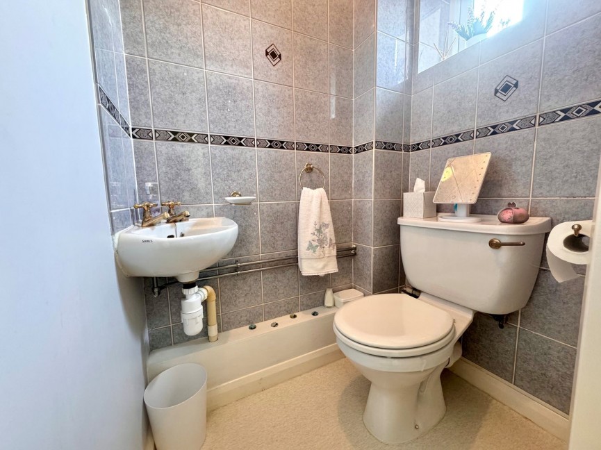 2 bedroom House for Sale Larkins Close, Baldock, Hertfordshire