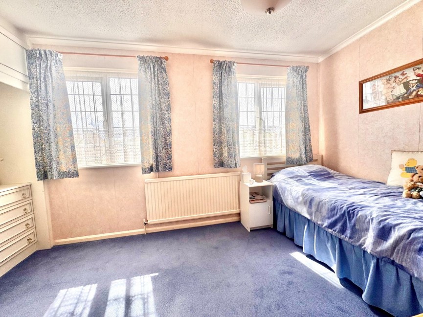 2 bedroom House for Sale Larkins Close, Baldock, Hertfordshire