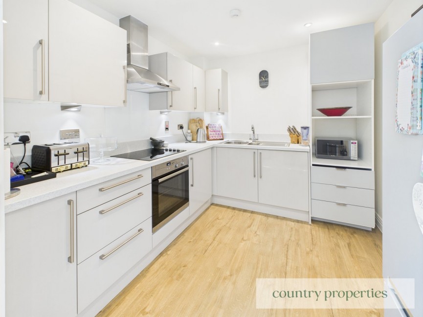 2 bedroom Flat for Sale Bessemer Road, Welwyn Garden City, Hertfordshire