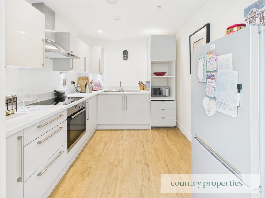 2 bedroom Flat for Sale Bessemer Road, Welwyn Garden City, Hertfordshire