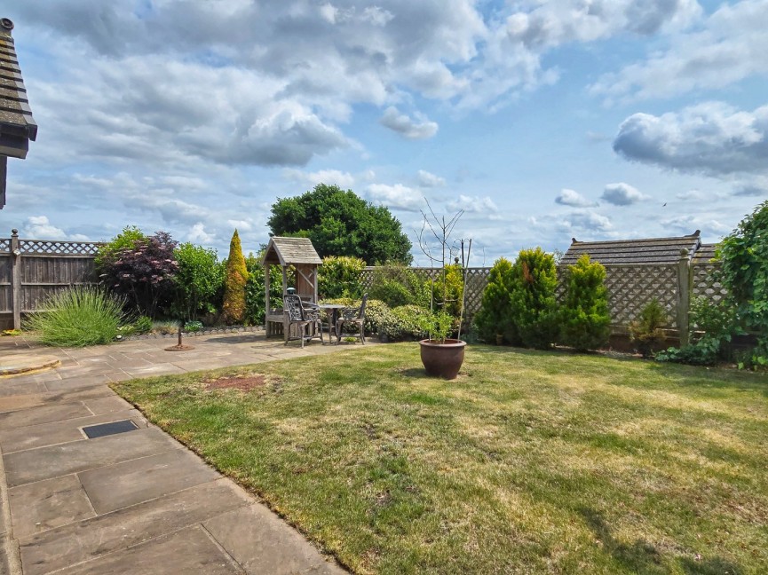 2 bedroom Bungalow for Sale Maulden, Bedfordshire