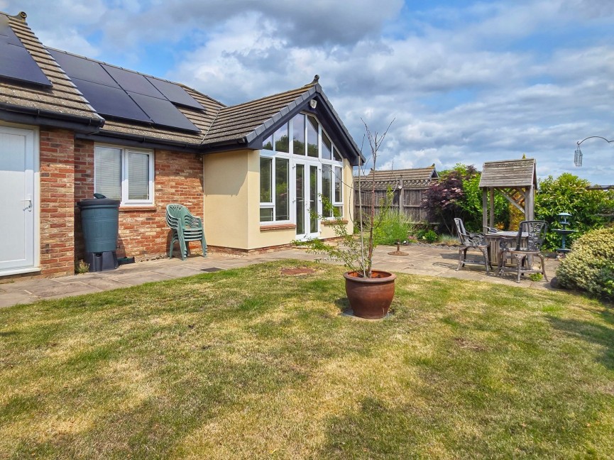 2 bedroom Bungalow for Sale Maulden, Bedfordshire