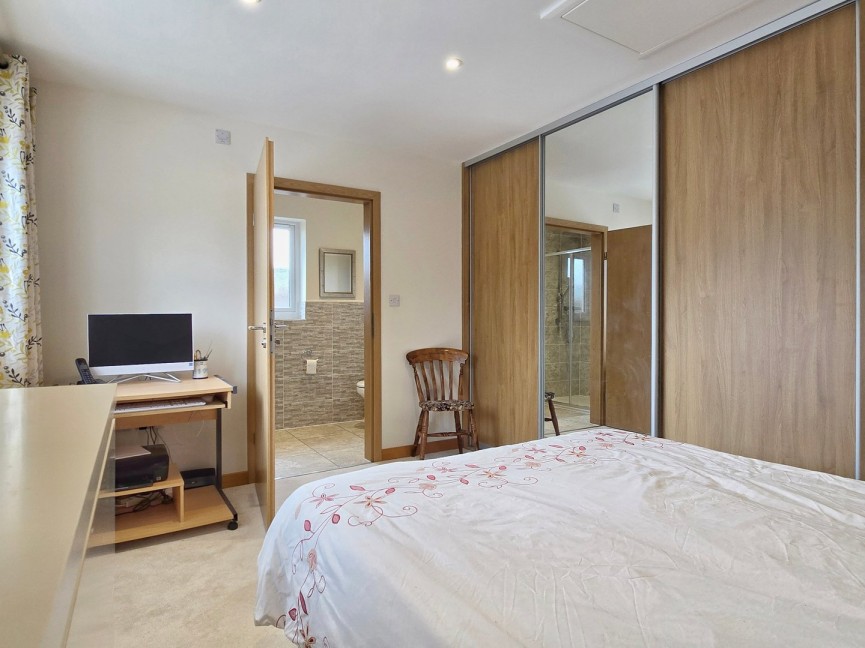 2 bedroom Bungalow for Sale Maulden, Bedfordshire