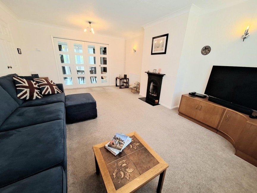 4 bedroom House for Sale Moggerhanger, Bedford