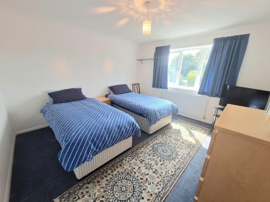 4 bedroom House for Sale Moggerhanger, Bedford