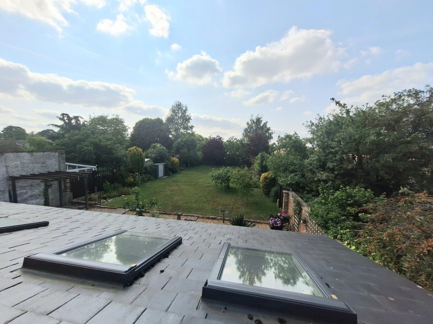 4 bedroom House for Sale Moggerhanger, Bedford