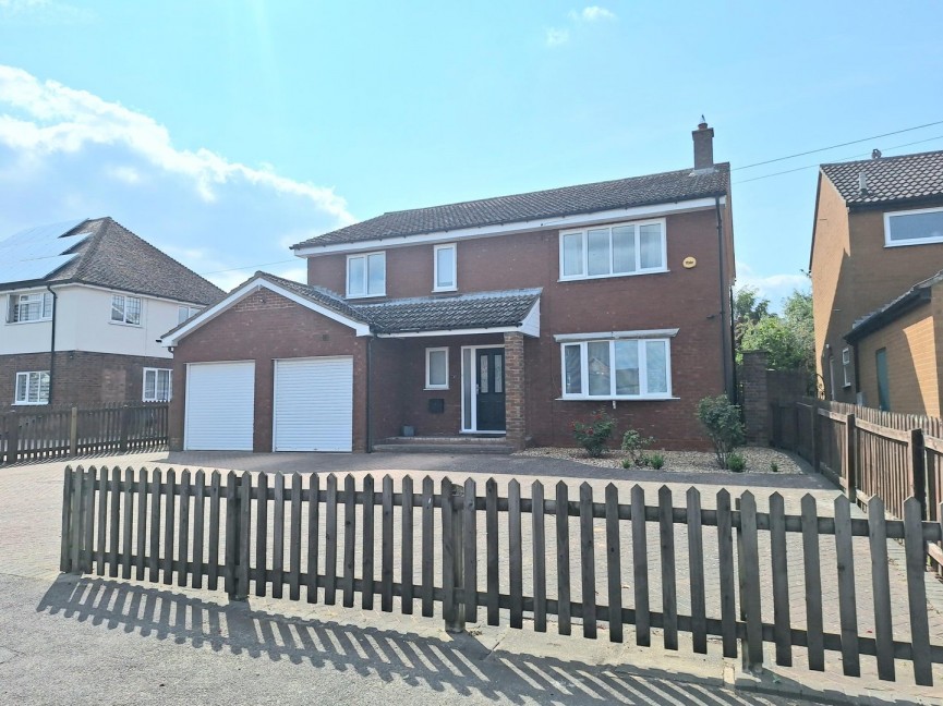 4 bedroom House for Sale Moggerhanger, Bedford