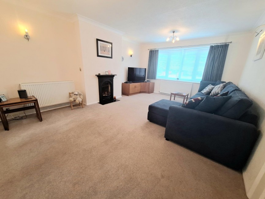 4 bedroom House for Sale Moggerhanger, Bedford