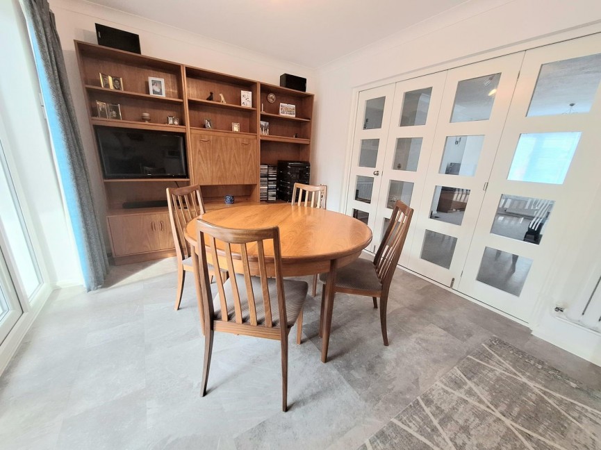 4 bedroom House for Sale Moggerhanger, Bedford