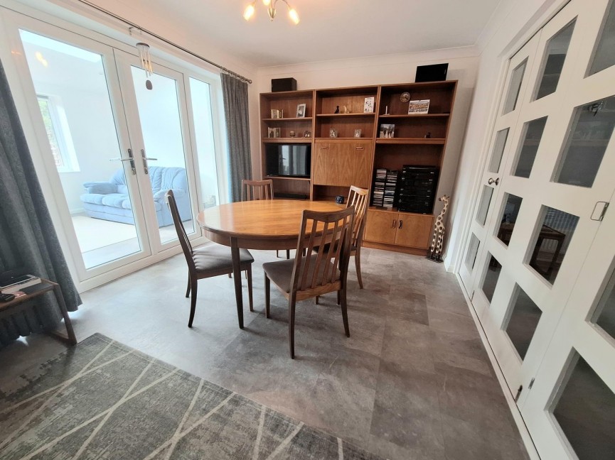 4 bedroom House for Sale Moggerhanger, Bedford
