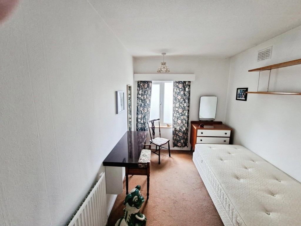 Roe Green Close, Hatfield, Hertfordshire