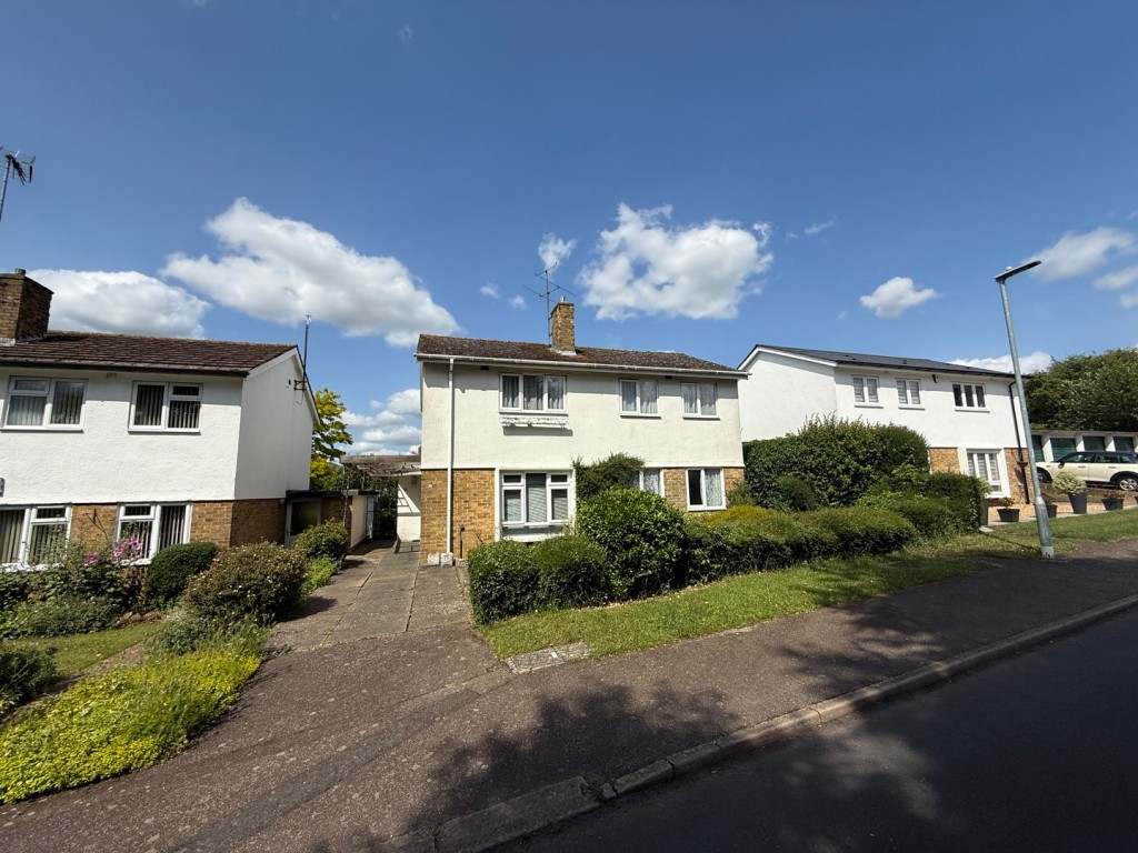 Roe Green Close, Hatfield, Hertfordshire
