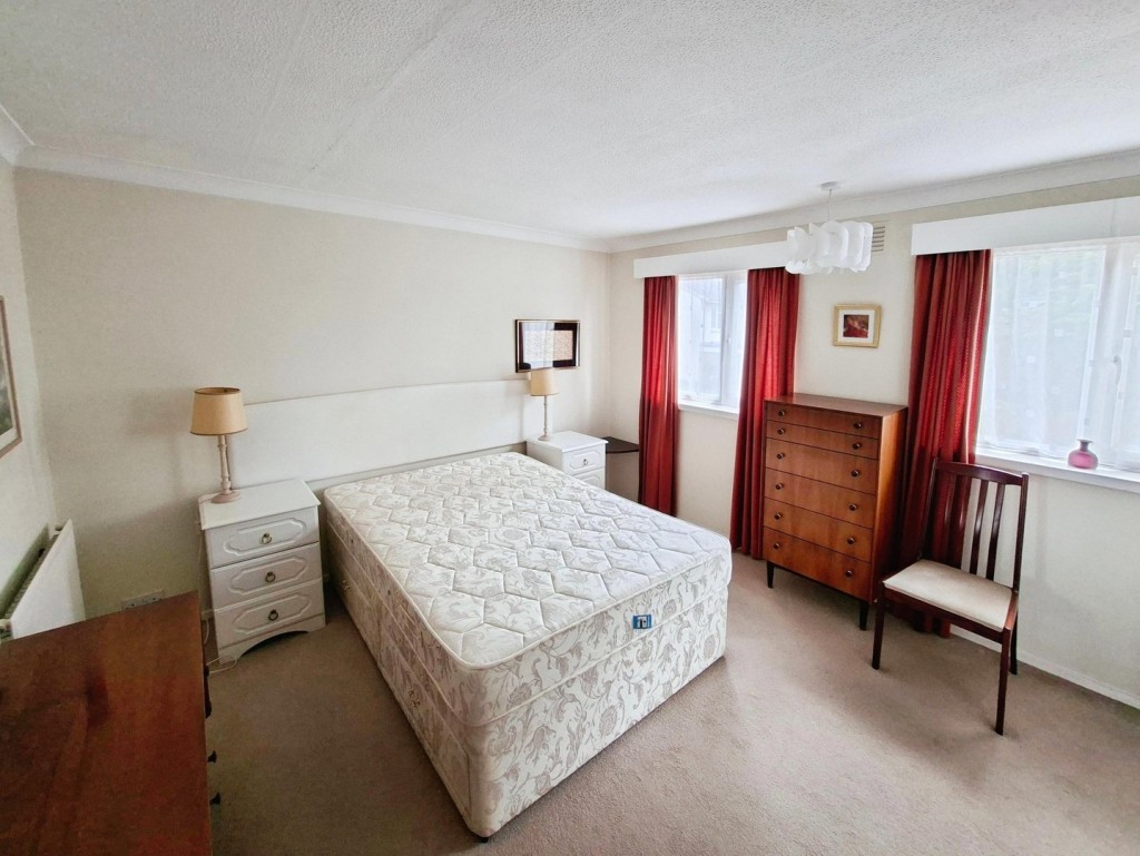 Roe Green Close, Hatfield, Hertfordshire
