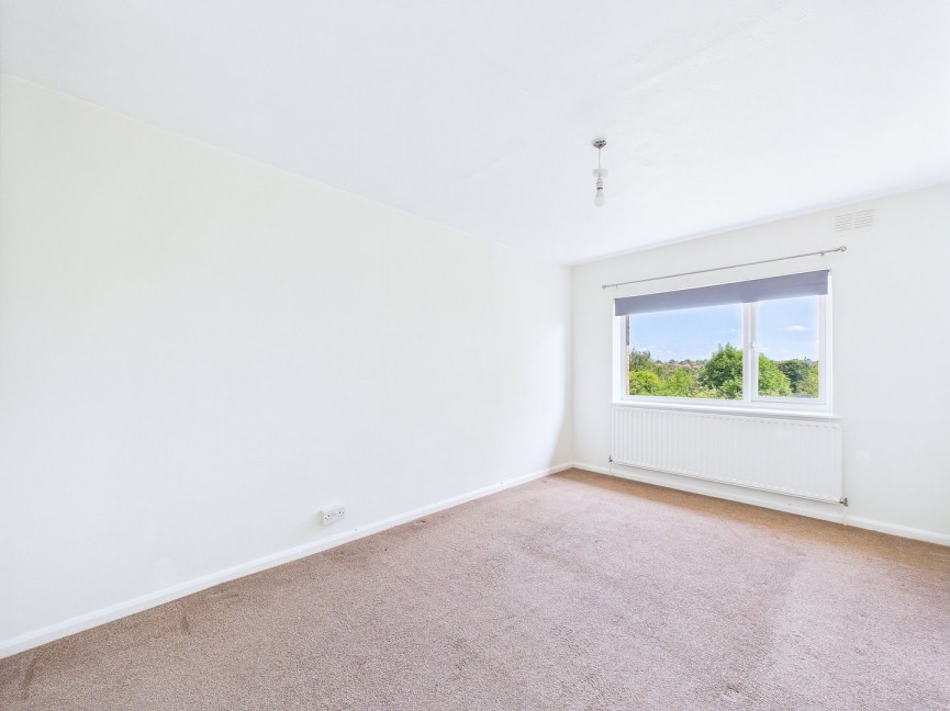 3 bedroom House for Sale Highover Way, Hitchin, Hertfordshire