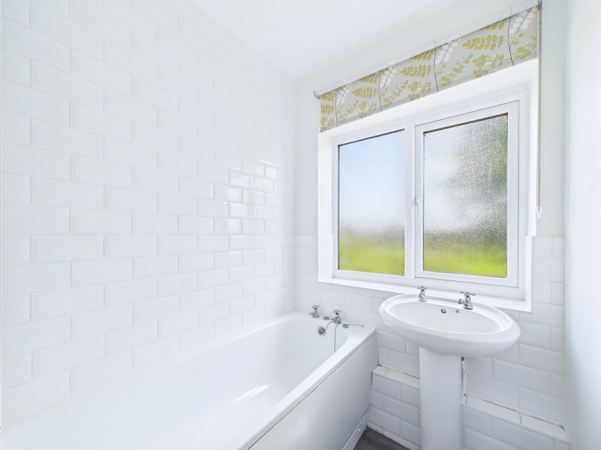 3 bedroom House for Sale Highover Way, Hitchin, Hertfordshire
