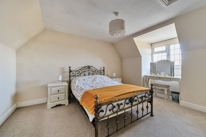3 bedroom House for Sale Rook Tree Lane, Stotfold, Bedfordshire