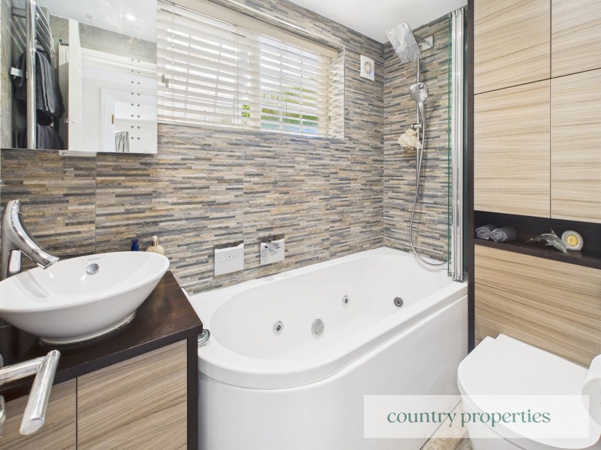 2 bedroom House for Sale Peartree Lane, Welwyn Garden City, Hertfordshire