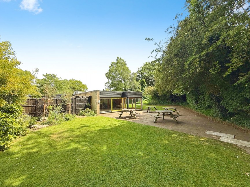 1 bedroom Bungalow for Sale The Ryde, Hatfield, Hertfordshire