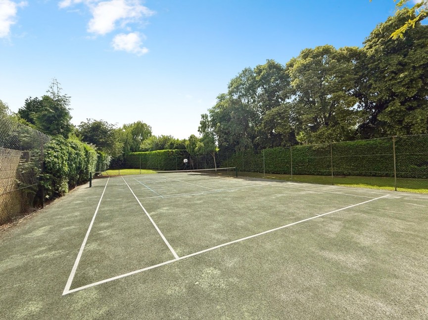 1 bedroom Bungalow for Sale The Ryde, Hatfield, Hertfordshire
