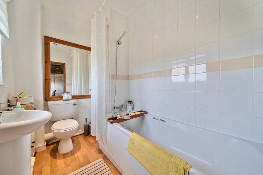3 bedroom House for Sale Langford Road, Henlow, Bedfordshire