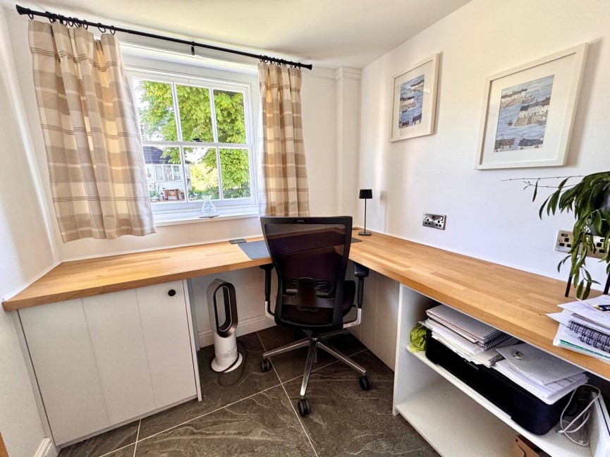 3 bedroom House for Sale High Street, GUILDEN MORDEN, Cambridgeshire