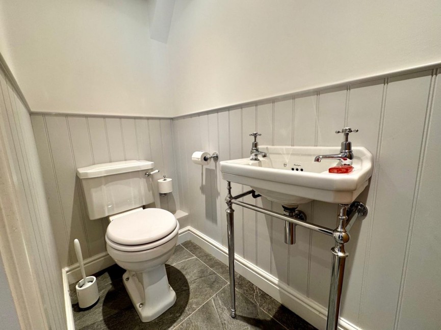 3 bedroom House for Sale High Street, GUILDEN MORDEN, Cambridgeshire
