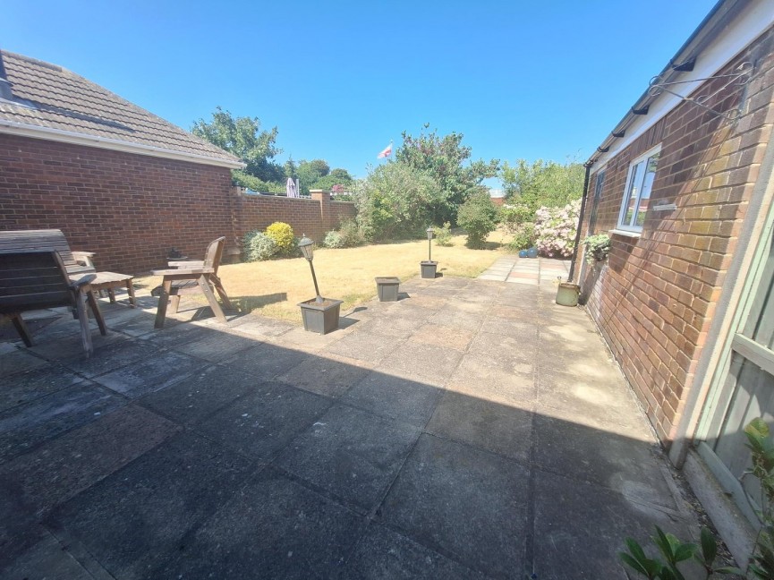 2 bedroom Bungalow for Sale Boddington Gardens, Biggleswade