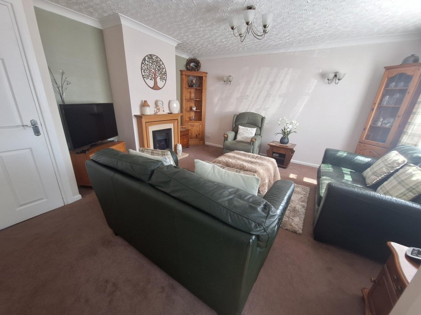 2 bedroom Bungalow for Sale Boddington Gardens, Biggleswade