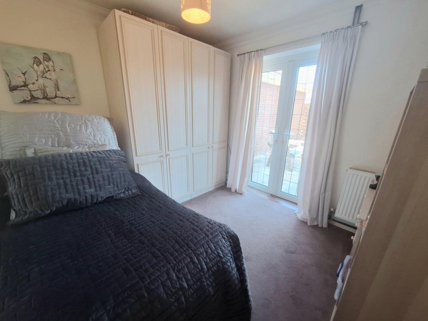 2 bedroom Bungalow for Sale Boddington Gardens, Biggleswade
