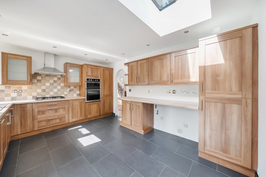 5 bedroom House for Sale Chase Hill Road, Arlesey, Bedfordshire