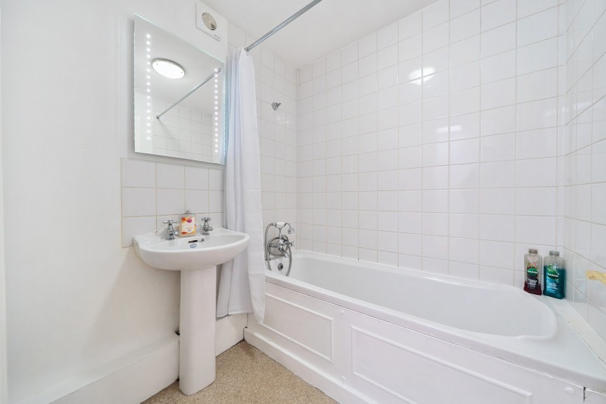 2 bedroom House for Sale Bury Road, Shillington, Bedfordshire