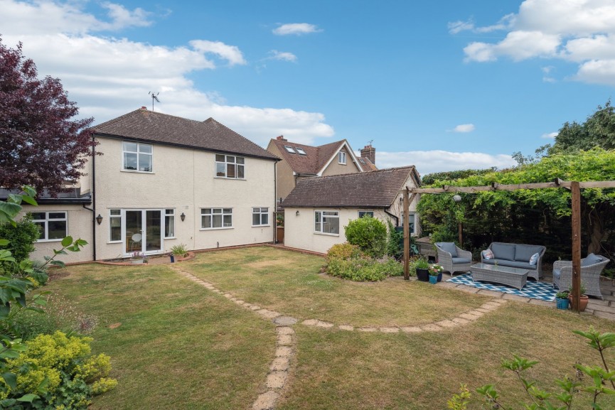 4 bedroom House for Sale West Hill, Hitchin, Hertfordshire